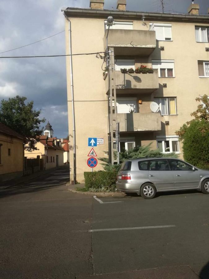 Dora Apartman Hotel Eger Zewnętrze zdjęcie